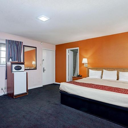 Regency Inn Fayetteville 外观 照片