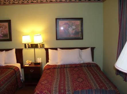 Regency Inn Fayetteville 外观 照片